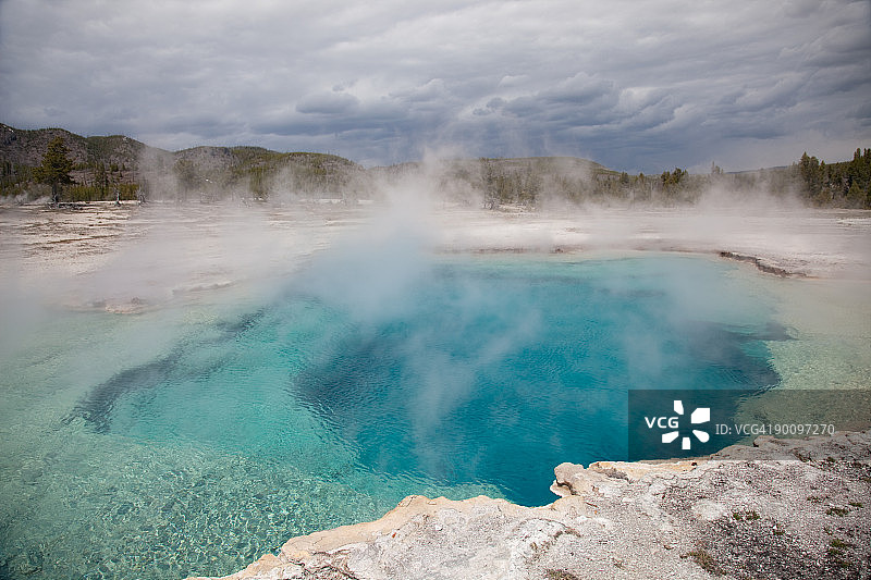 蓝宝石池图片素材