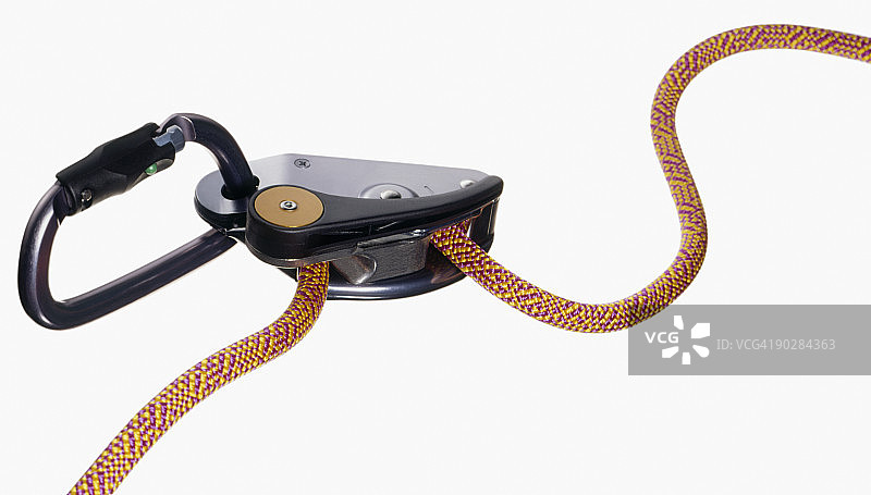 登山扣、夹具和登山绳图片素材