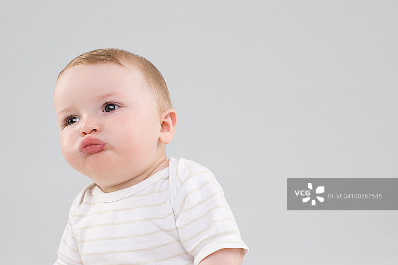 宝宝做鬼脸图片素材