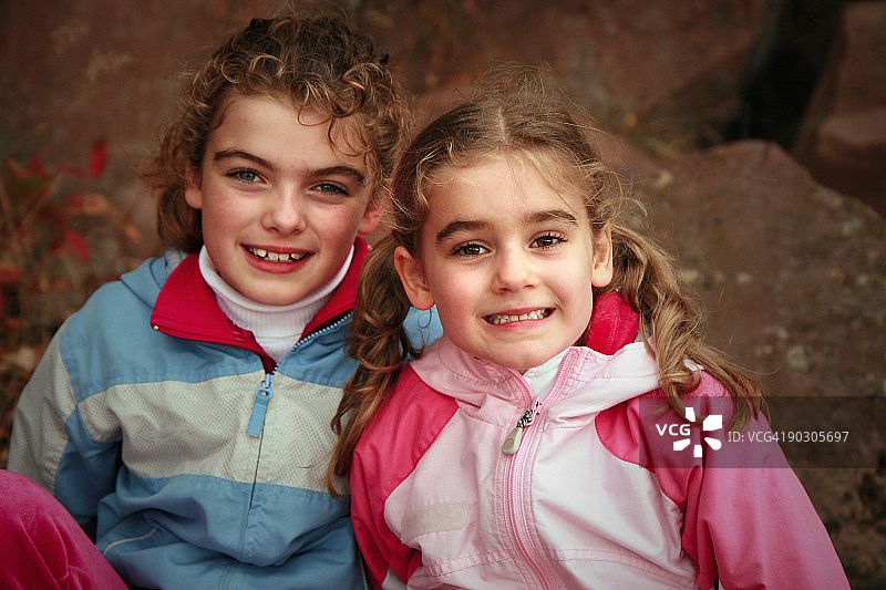 微笑的姐妹图片素材