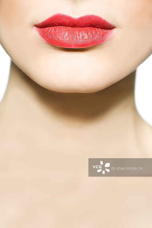 涂着红色口红的女人图片素材