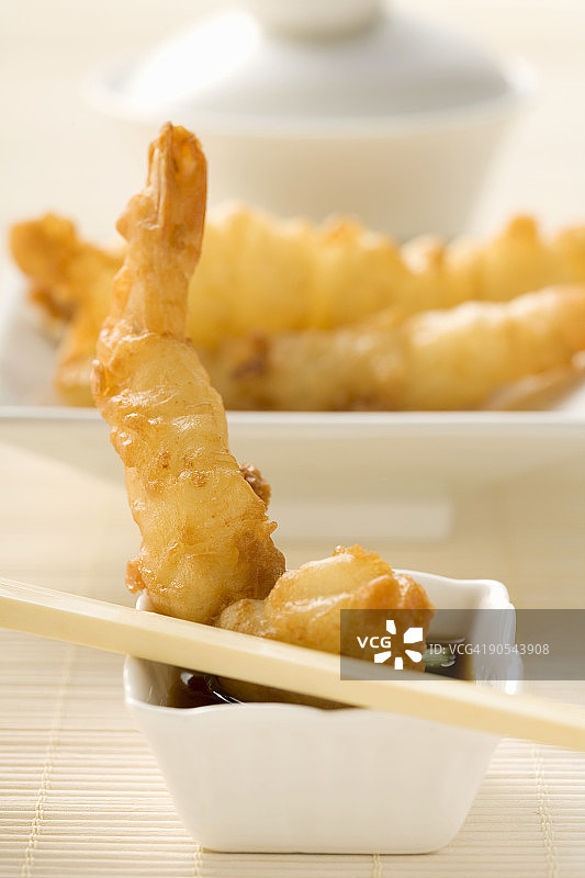 面糊炸虾，配酱油图片素材