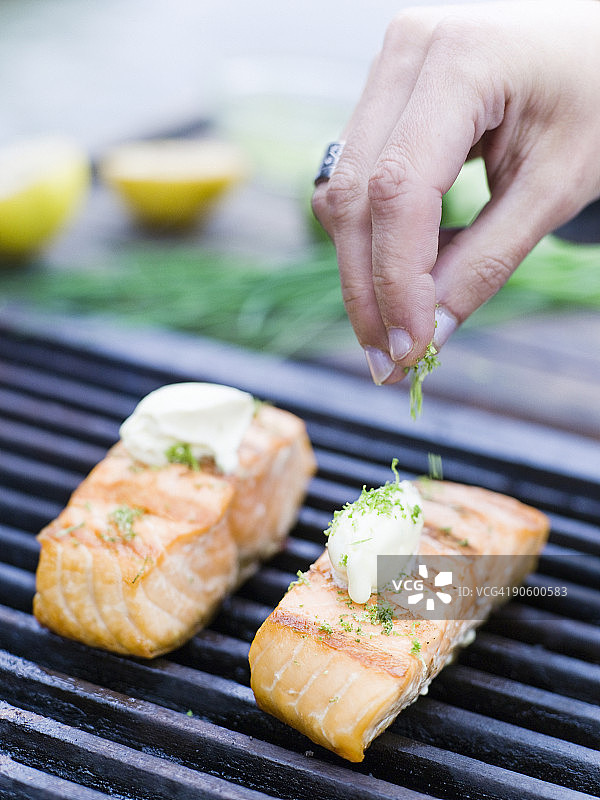 瑞典烤三文鱼特写图片素材