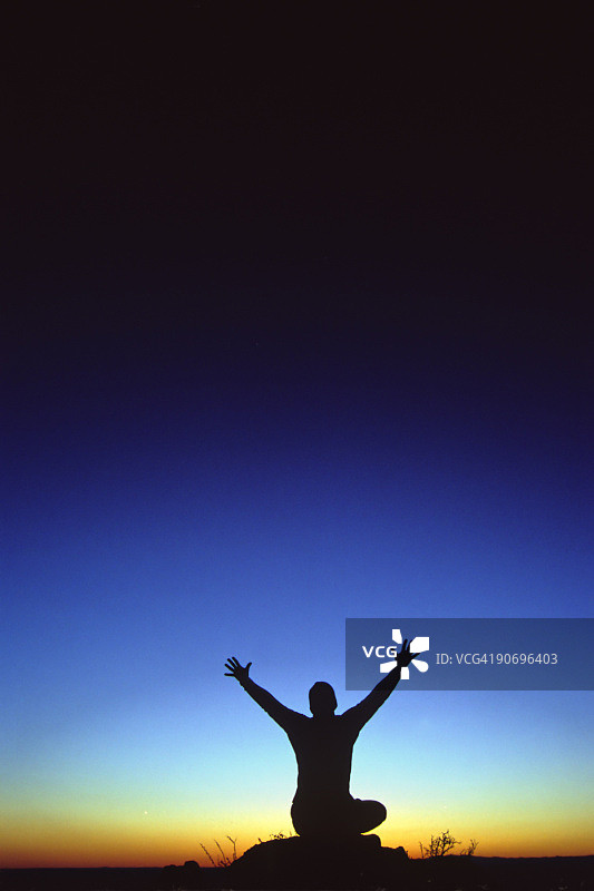 日落剪影瑜伽天空图片素材