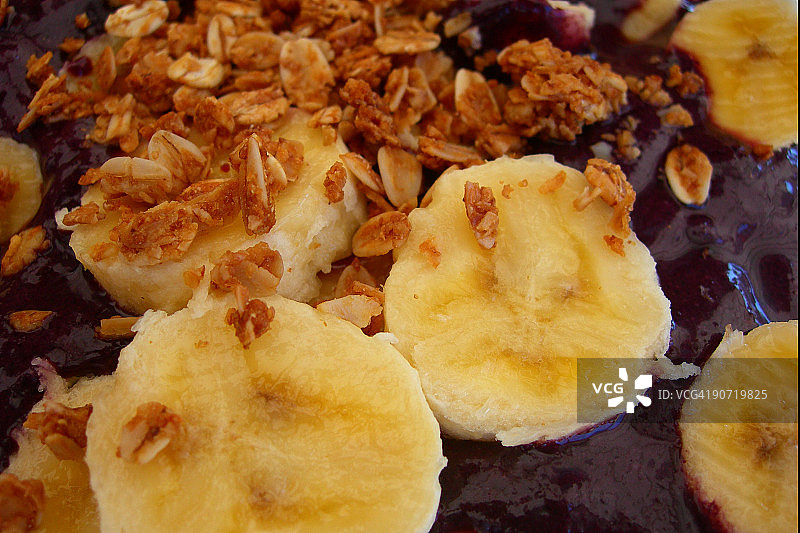 阿萨伊、香蕉和格兰诺拉图片素材