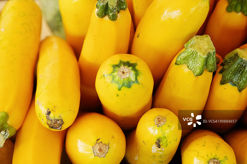 农贸市场上的黄色南瓜图片素材