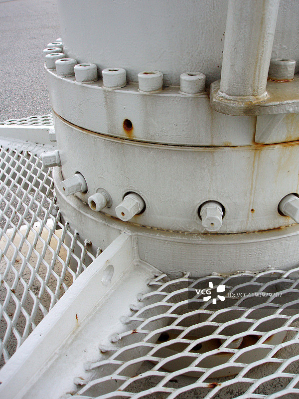 石油钻井平台井口阀门图片素材