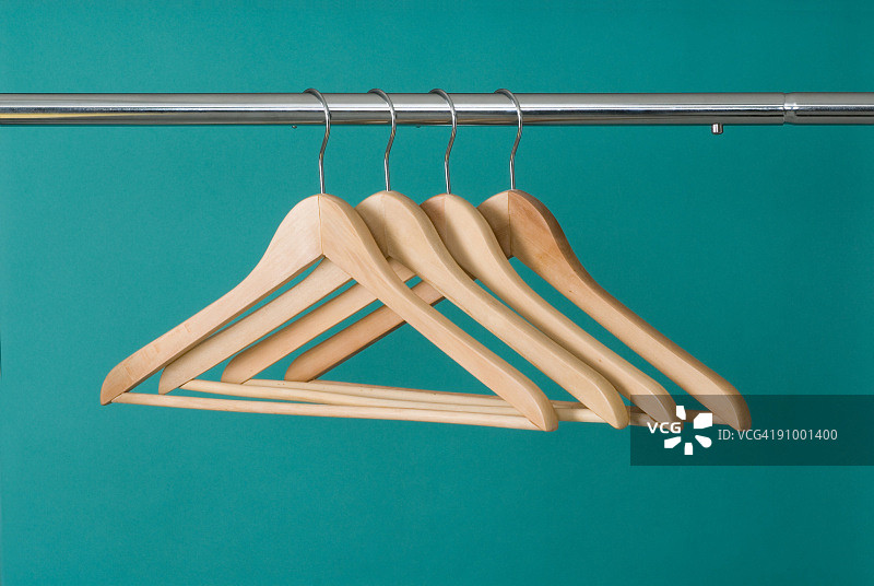 杆子上的衣架图片素材