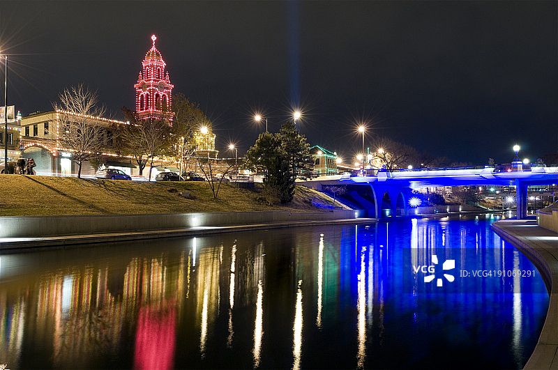 夜晚的乡村俱乐部广场图片素材