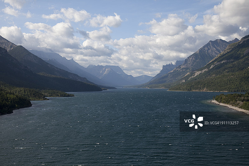 上沃特顿湖图片素材