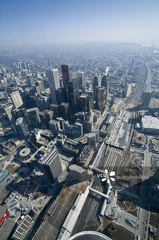 从加拿大国家电视塔空中舱欣赏多伦多市中心景色图片素材