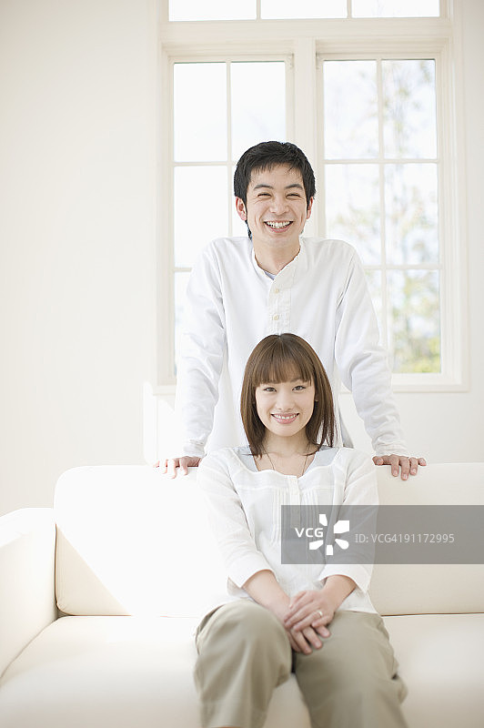 年轻夫妇肖像图片素材