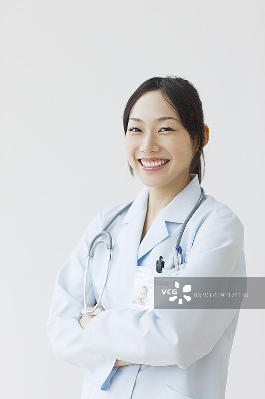 年轻女医生肖像图片素材