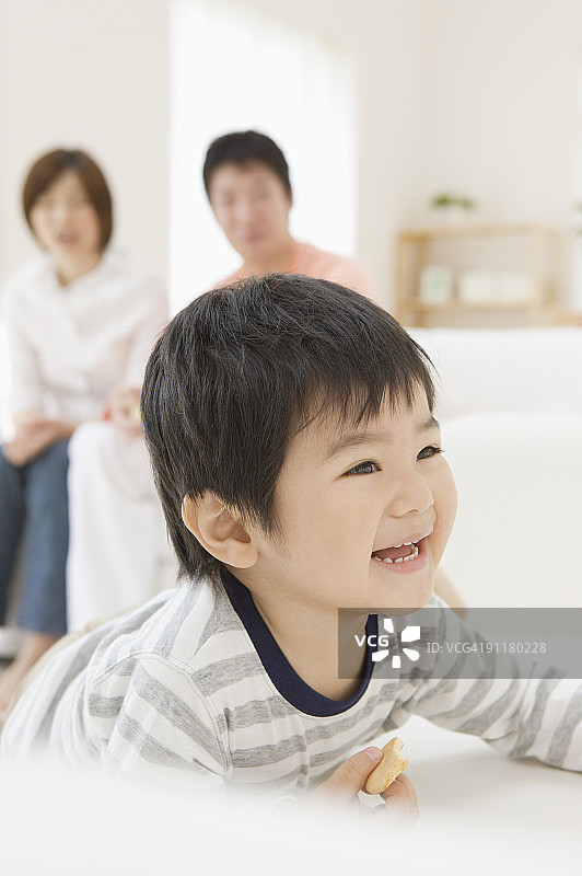 家人照片前景聚焦图片素材