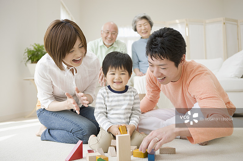 多代同堂家庭，前景聚焦图片素材