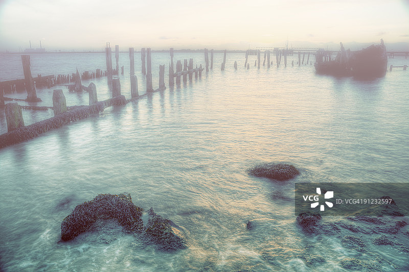 清晨的雾图片素材