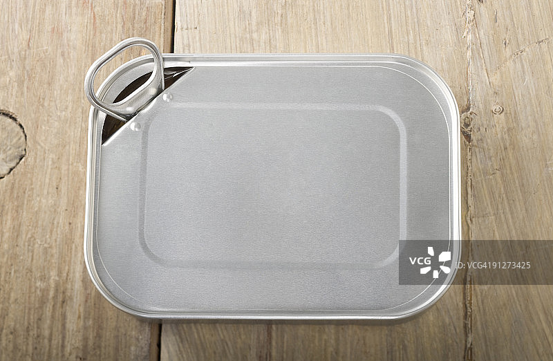 封闭的沙丁鱼罐头图片素材