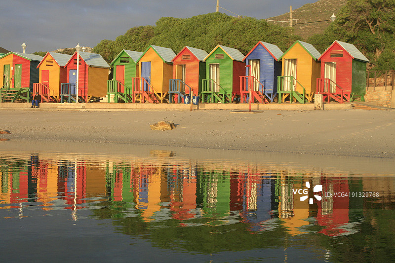 南非开普敦的圣詹姆斯海滩图片素材