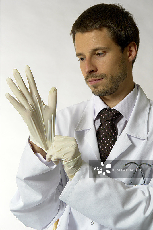 年轻的医生图片素材