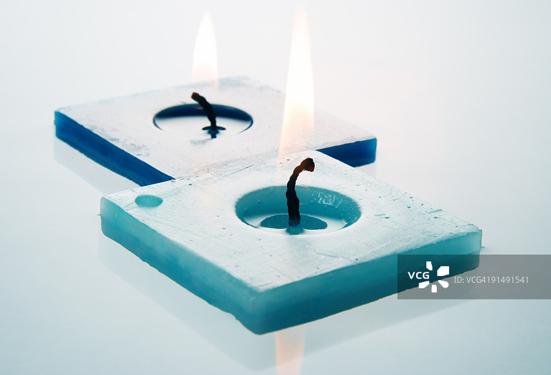 漂浮的蜡烛图片素材