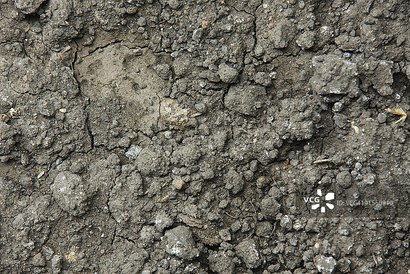 与砾石、碎石混合的土壤图片素材