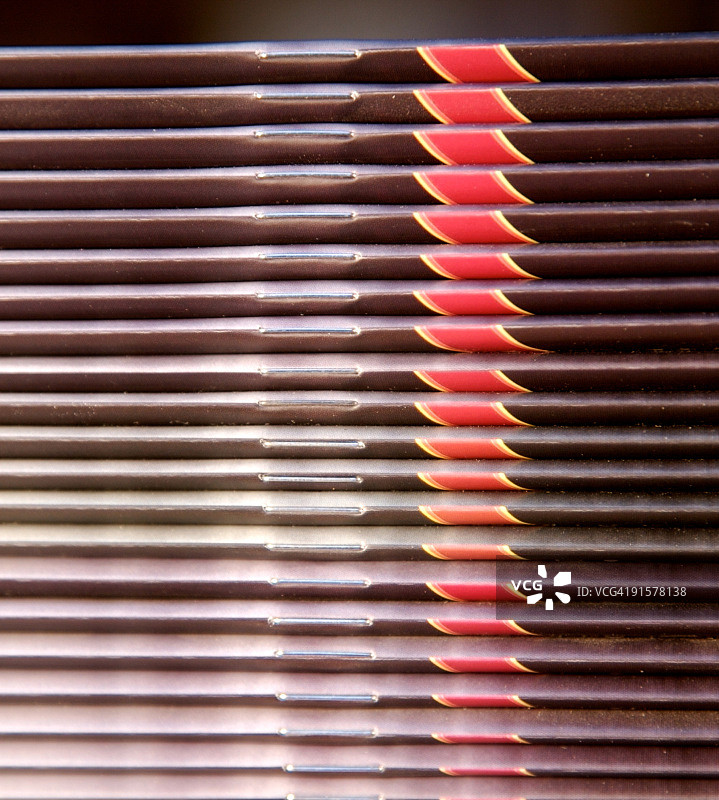 小册子堆叠图片素材