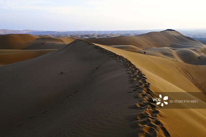 达什特卡维尔沙漠的沙丘图片素材