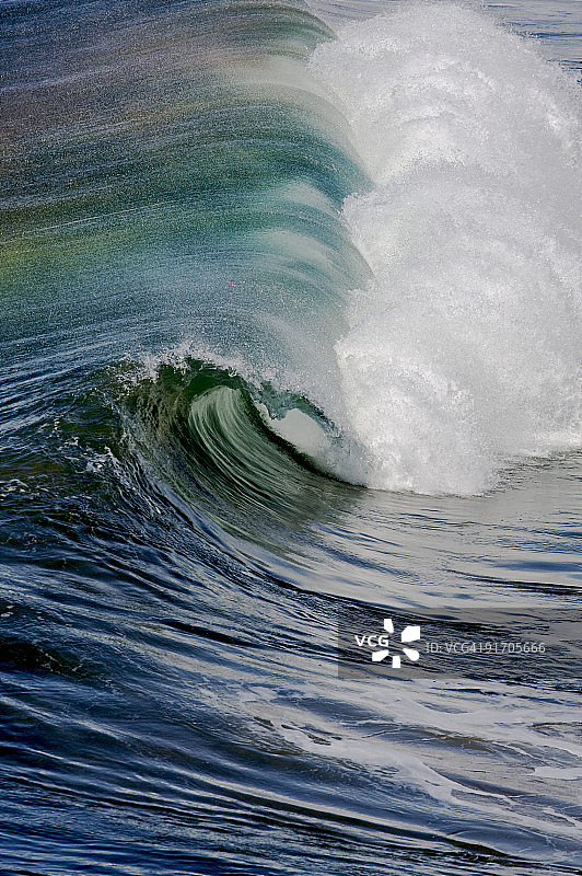 彩虹波浪图片素材