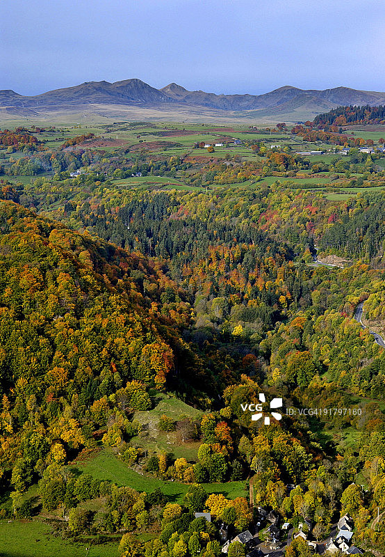 法国多姆山省桑西山地风光图片素材