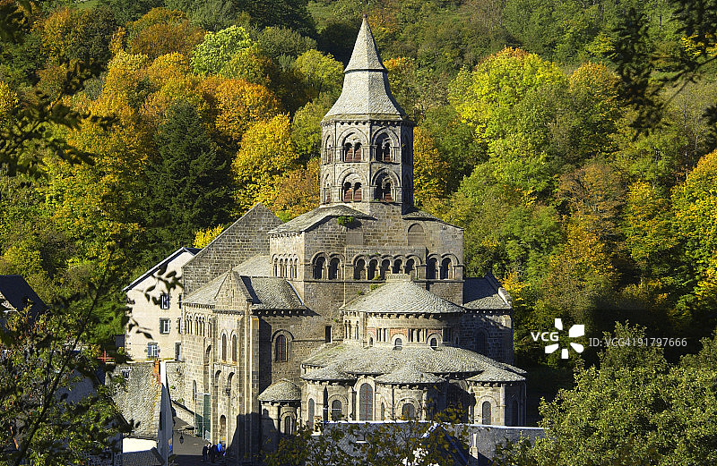 法国多姆山省奥尔西瓦尔的教堂图片素材