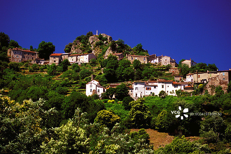 法国山坡上的马扎梅村图片素材