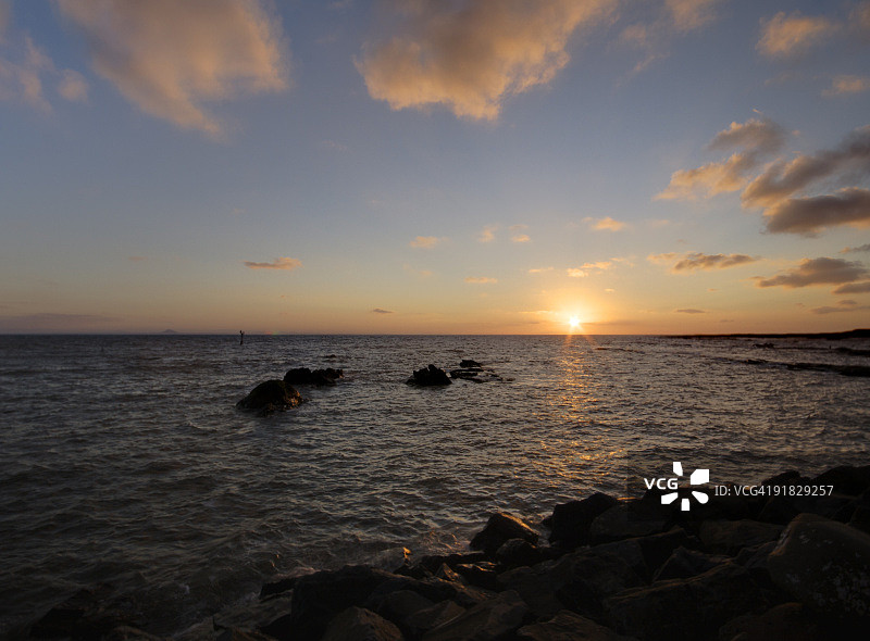 日落时分的法夫郡皮滕威姆图片素材