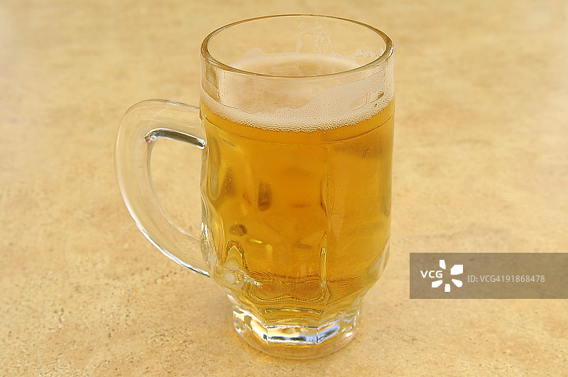一杯淡啤酒图片素材