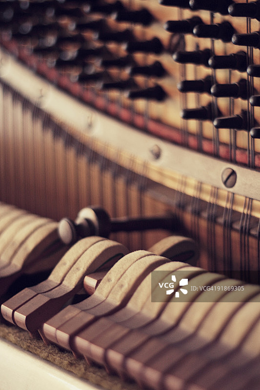 竖版钢琴图片素材