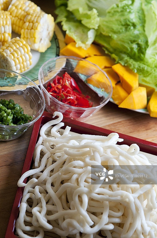 日式乌冬面火锅图片素材