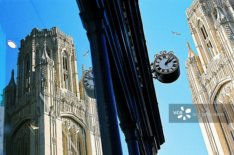 威尔斯纪念塔倒影图片素材