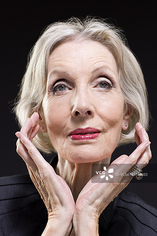 年长女性的面部特写图片素材