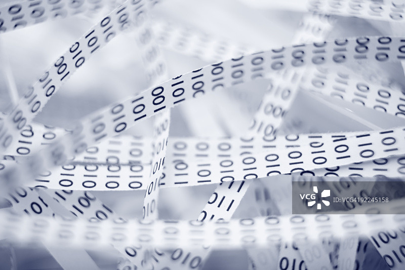 纸质文档粉碎+数据安全概念图片素材