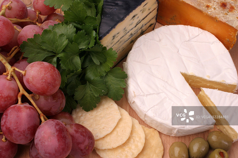 双层布里奶酪拼盘图片素材