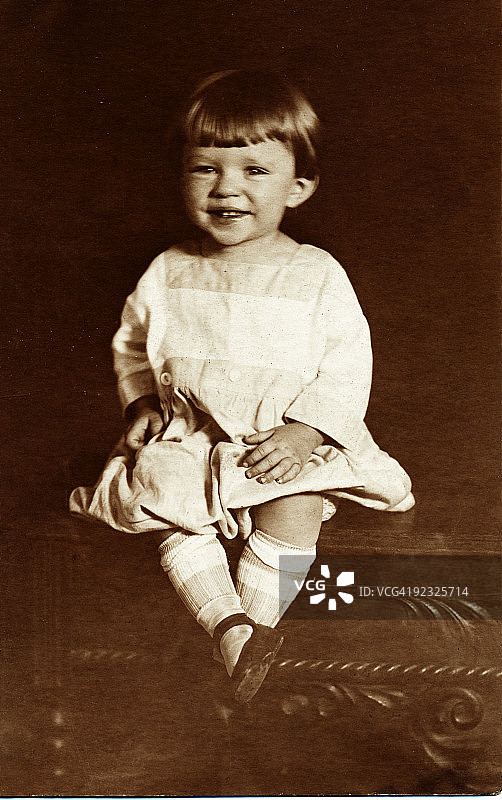 微笑的孩子图片素材