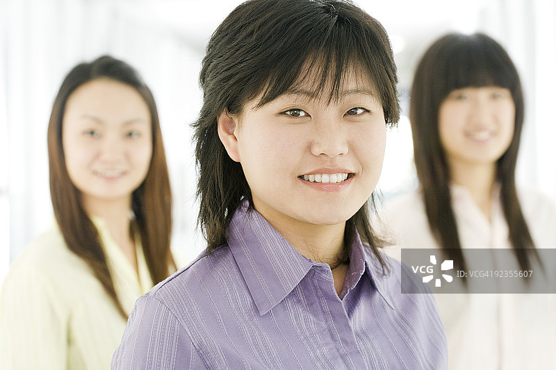 穿着商务服装的女士图片素材