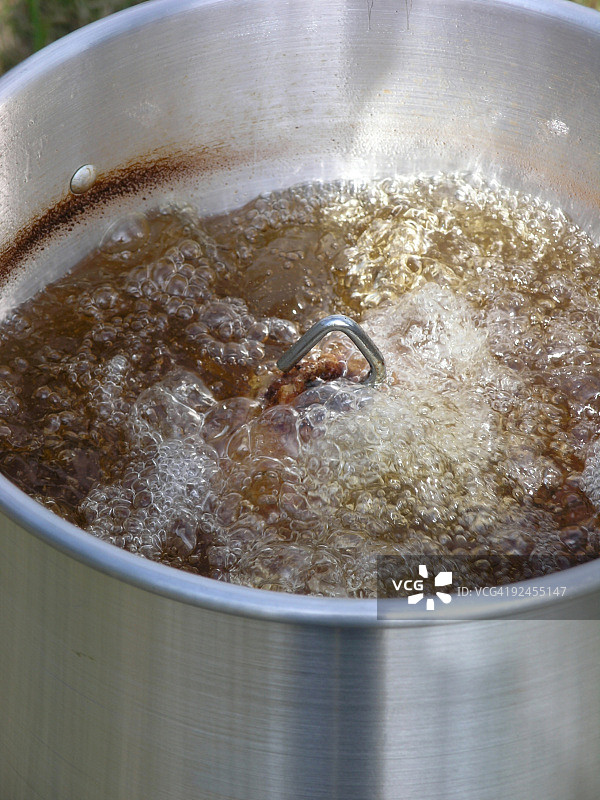 沸腾的油图片素材