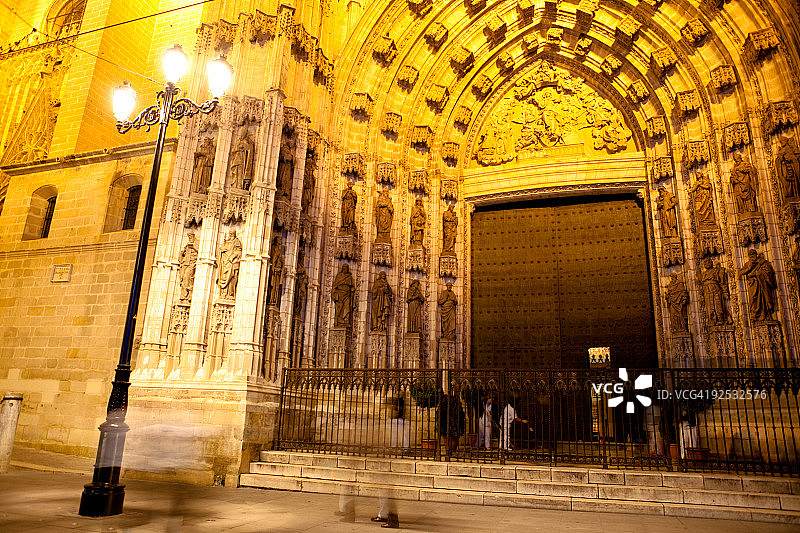 塞维利亚大教堂的门图片素材