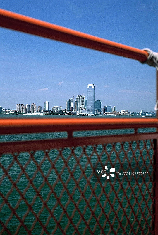 从斯塔滕岛渡轮欣赏曼哈顿景色图片素材