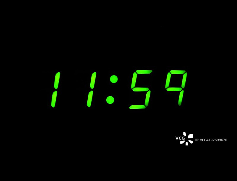 接近午夜或中午图片素材