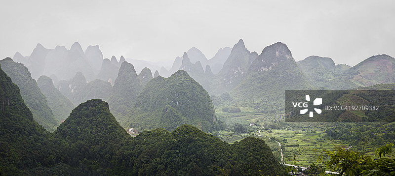 中国广西壮族自治区喀斯特地貌图片素材