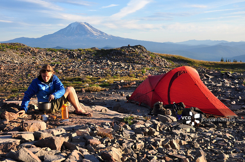 野外露营烹饪图片素材