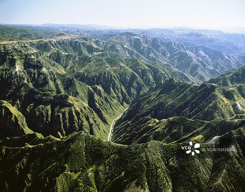 墨西哥奇瓦瓦州铜峡谷国家公园的马德雷山脉图片素材