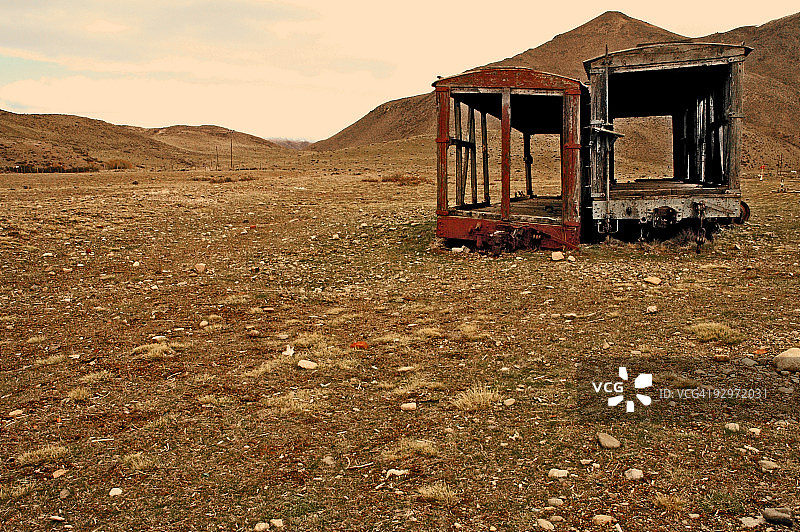 巴塔哥尼亚的两节旧火车车厢图片素材