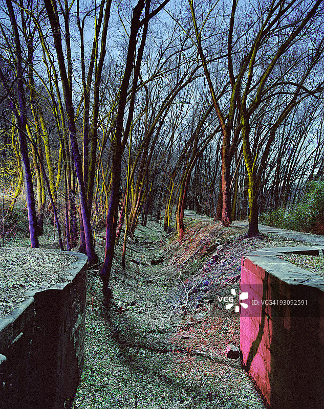 废弃的船闸图片素材